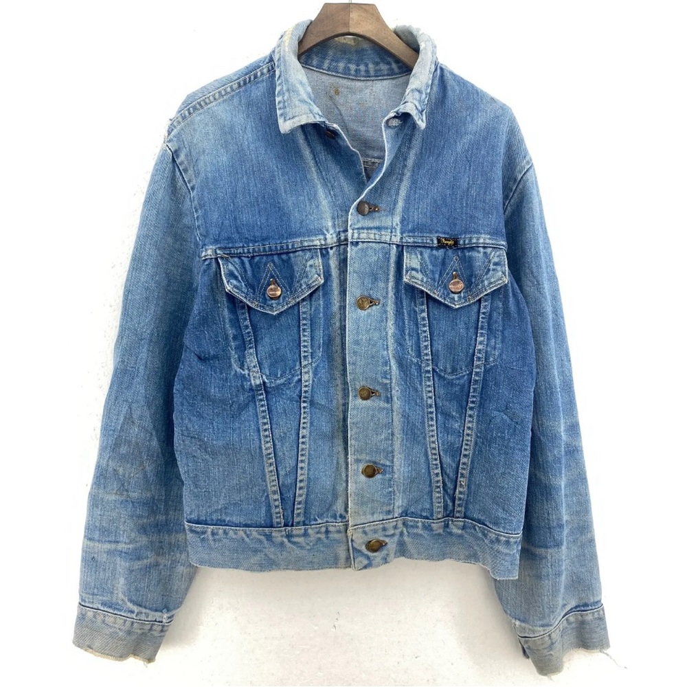 Vintage Wrangler faded blue denim jacket size Medium